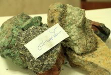 گزارش تصویری از کارگاه آموزشی متالوژنی(فلزایی) ایران - نمایشگاه سنگ های زینتی و بازدید از معادن سنگ در معلمان